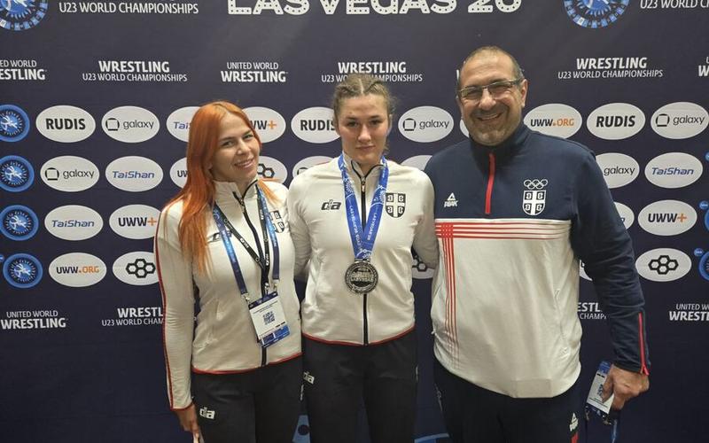Srpska rvačica zasijala u Las Vegasu: Evelin Ujhelji osvojila srebrnu medalju na Svetskom prvenstvu
