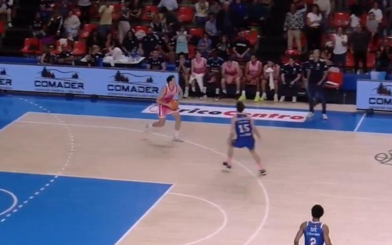 SKORO KAO KECMAN! Pogledajte jednu od najluđih završnica košarkaške utakmice!